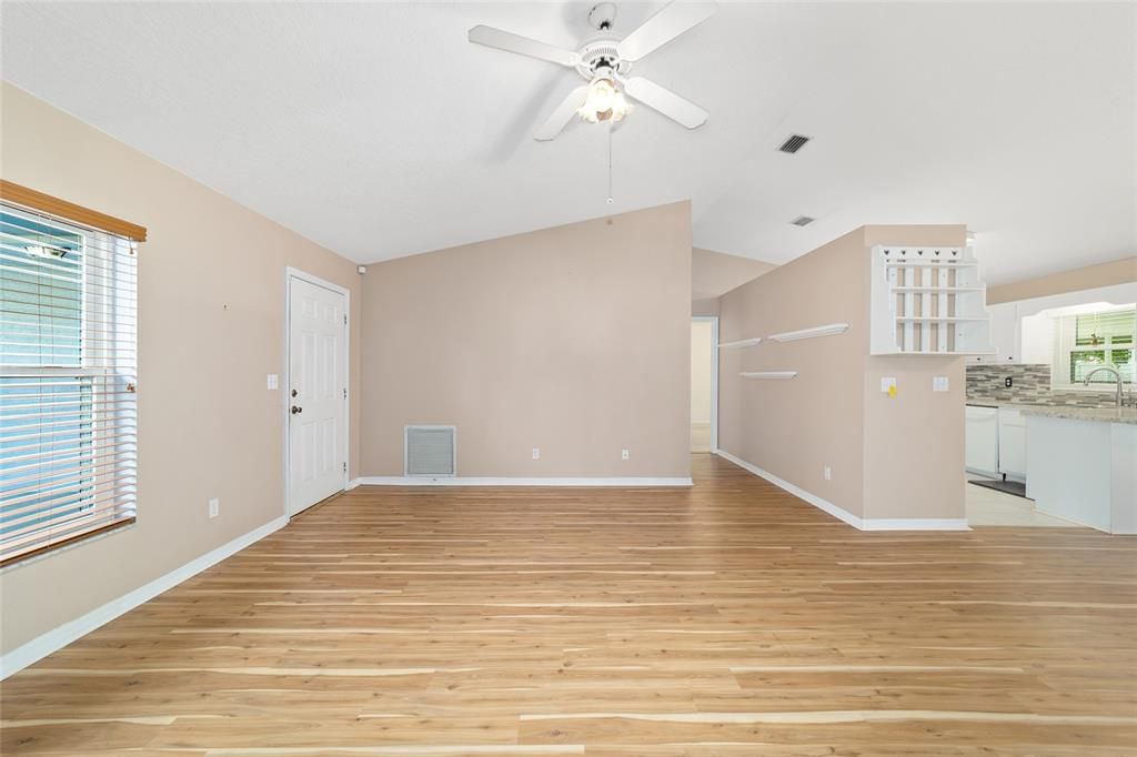 For Sale: $275,900 (3 beds, 2 baths, 1604 Square Feet)