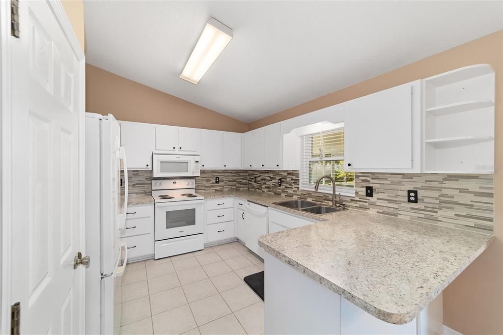 For Sale: $275,900 (3 beds, 2 baths, 1604 Square Feet)