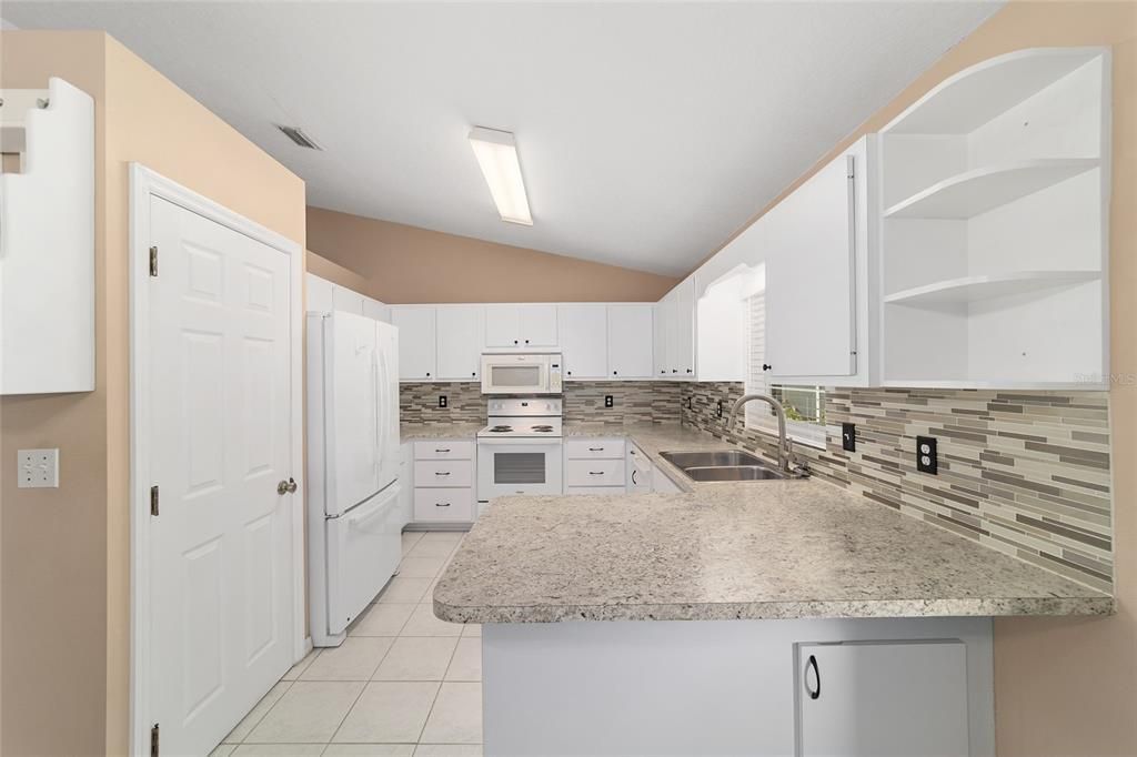 For Sale: $275,900 (3 beds, 2 baths, 1604 Square Feet)