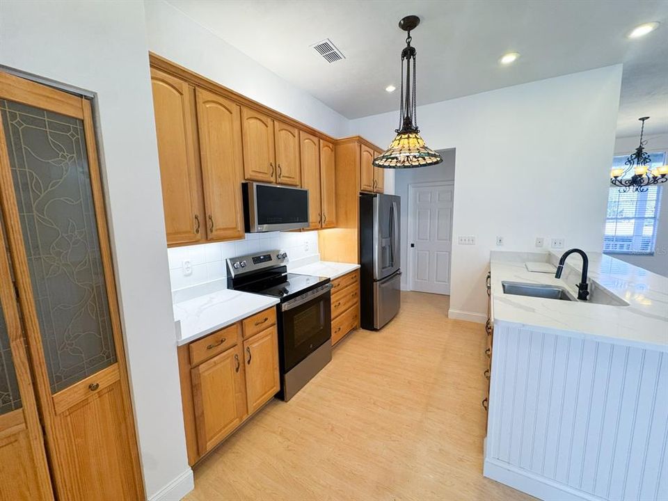 Active With Contract: $475,900 (4 beds, 3 baths, 1923 Square Feet)