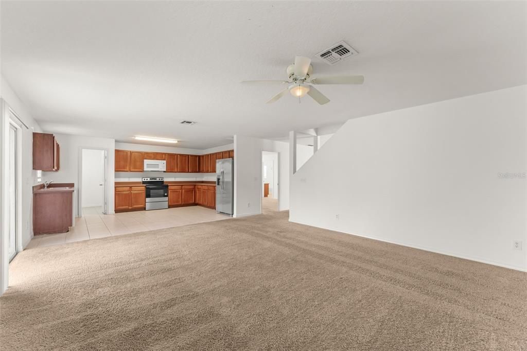 На продажу: $449,000 (6 спален, 2 ванн, 3040 Квадратных фут)