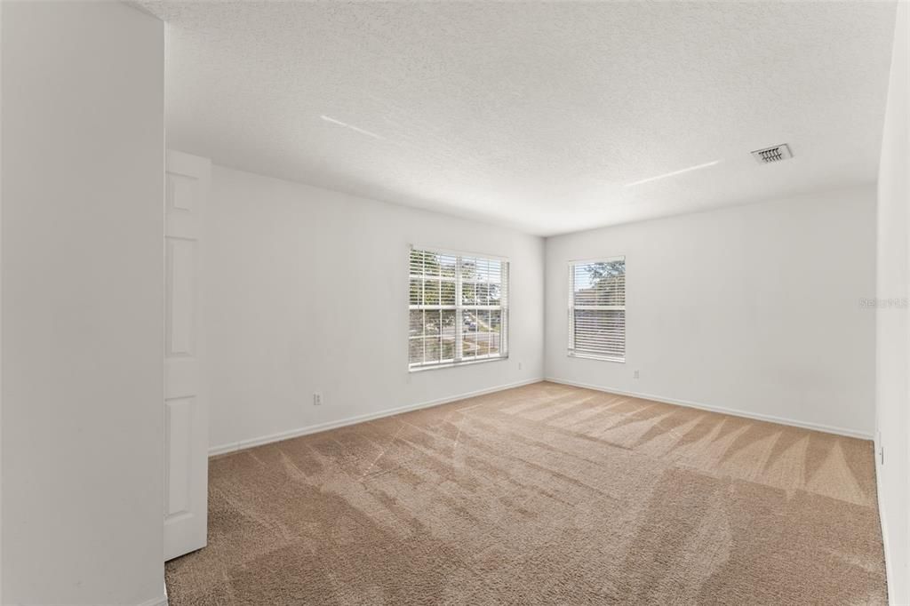 На продажу: $449,000 (6 спален, 2 ванн, 3040 Квадратных фут)