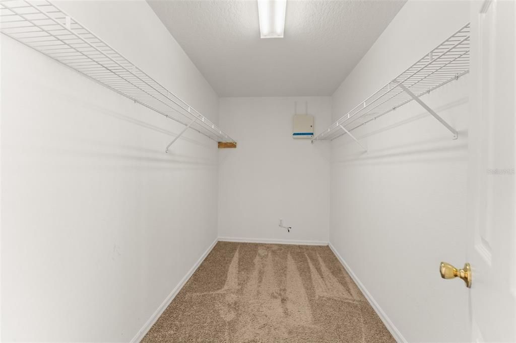 На продажу: $449,000 (6 спален, 2 ванн, 3040 Квадратных фут)