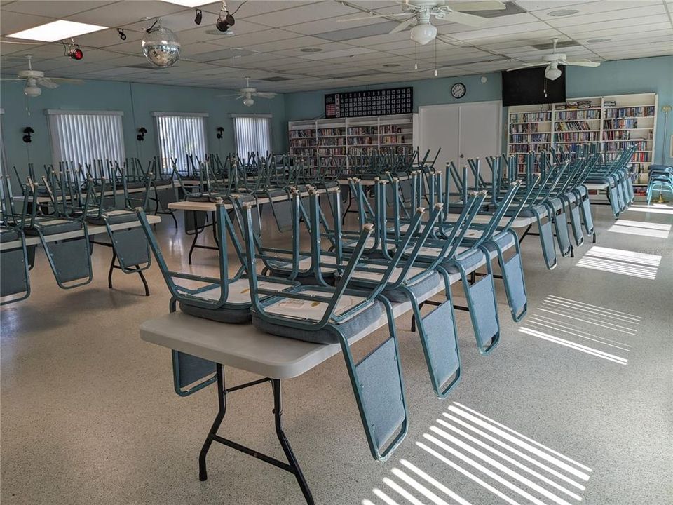 合同活跃: $57,000 (1 贝兹, 1 浴室, 576 平方英尺)