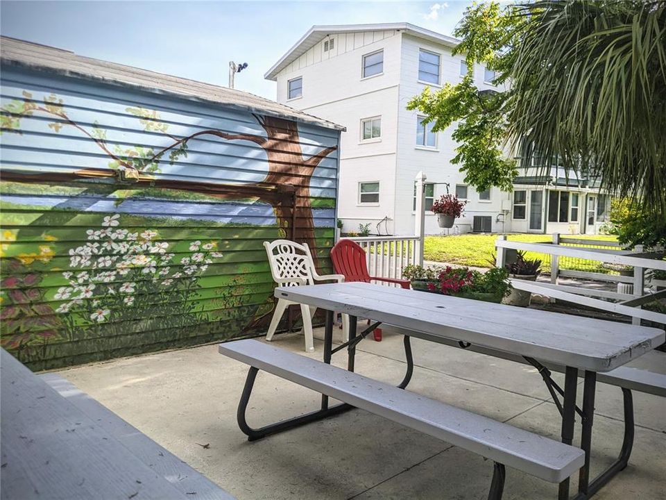 合同活跃: $57,000 (1 贝兹, 1 浴室, 576 平方英尺)