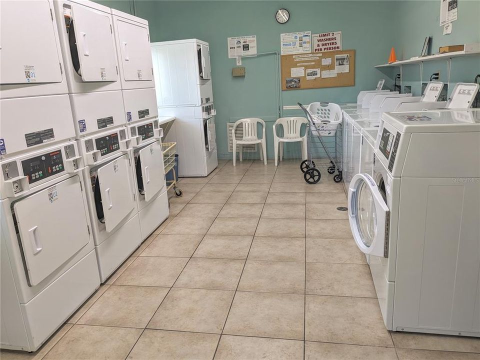 合同活跃: $57,000 (1 贝兹, 1 浴室, 576 平方英尺)