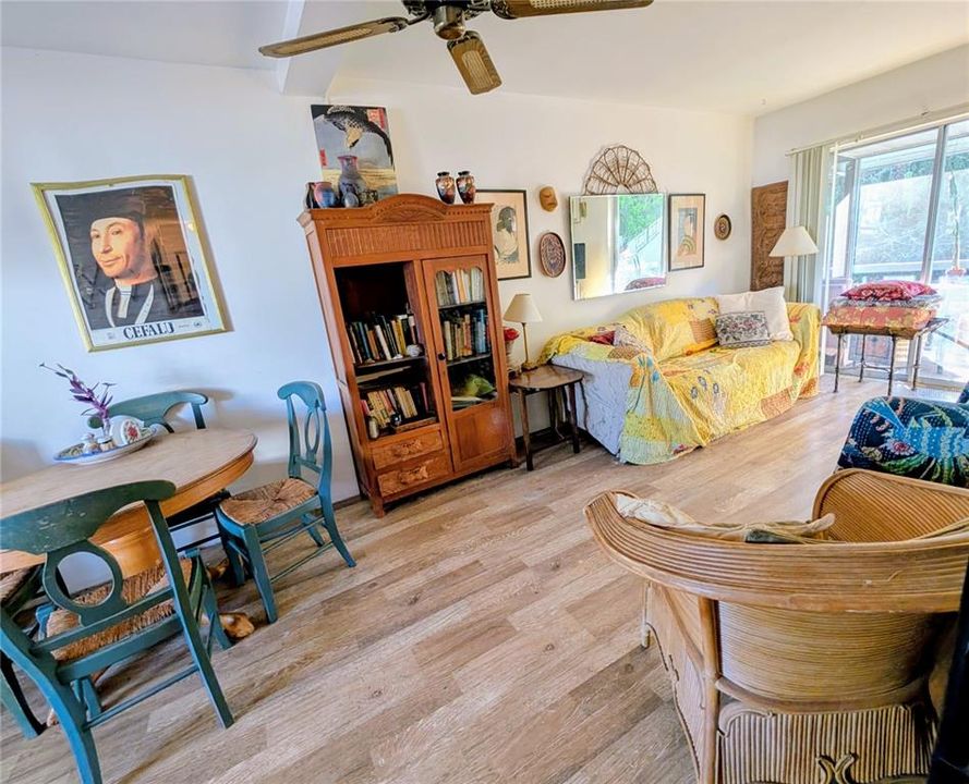 合同活跃: $57,000 (1 贝兹, 1 浴室, 576 平方英尺)