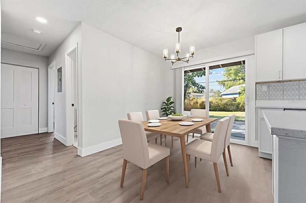 待售: $314,000 (3 贝兹, 1 浴室, 852 平方英尺)