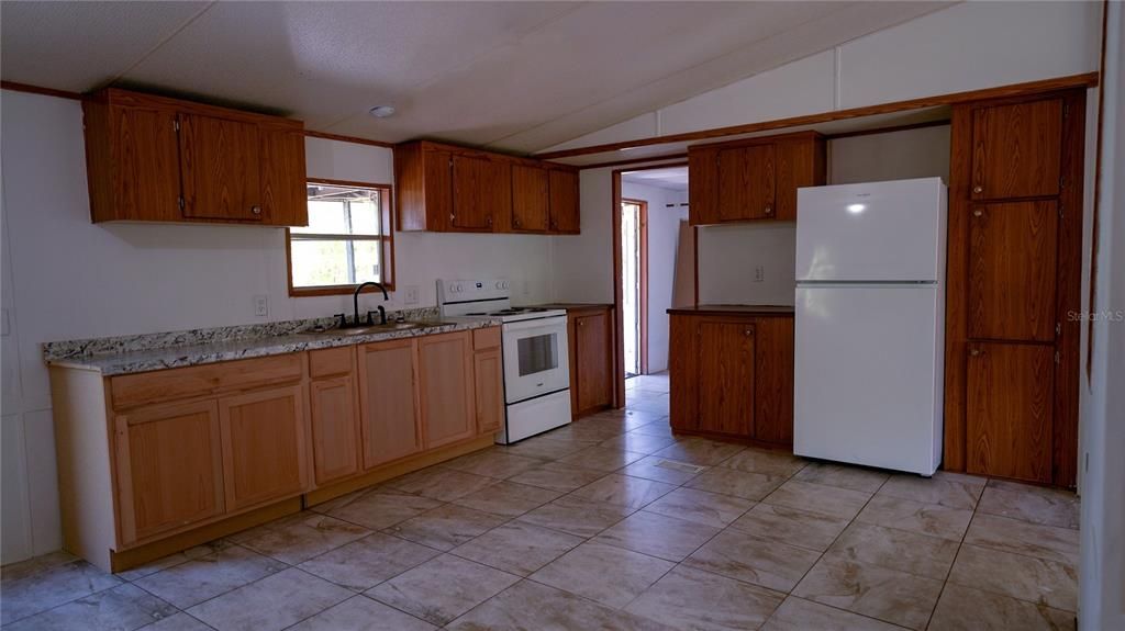 出租: $1,945 (4 贝兹, 2 浴室, 1782 平方英尺)