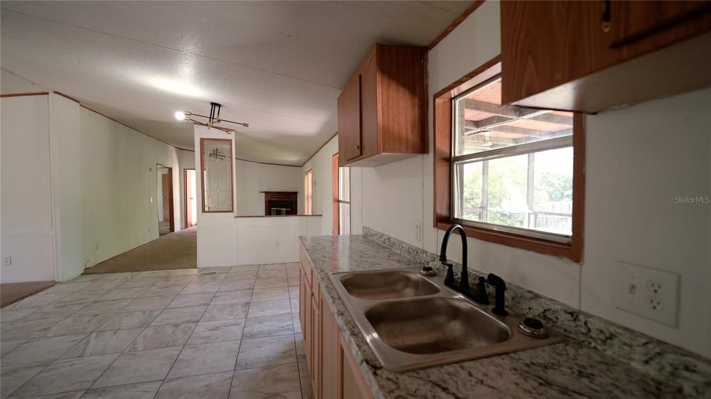 出租: $1,945 (4 贝兹, 2 浴室, 1782 平方英尺)