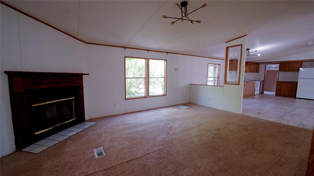 出租: $1,945 (4 贝兹, 2 浴室, 1782 平方英尺)