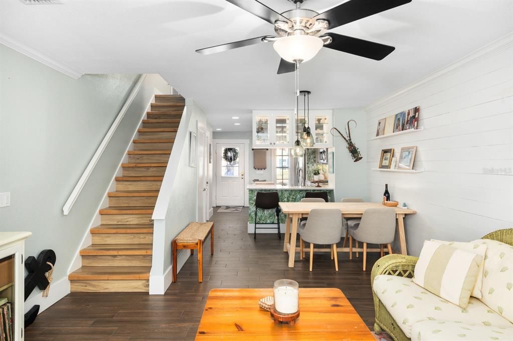 For Sale: $235,000 (2 beds, 2 baths, 1110 Square Feet)