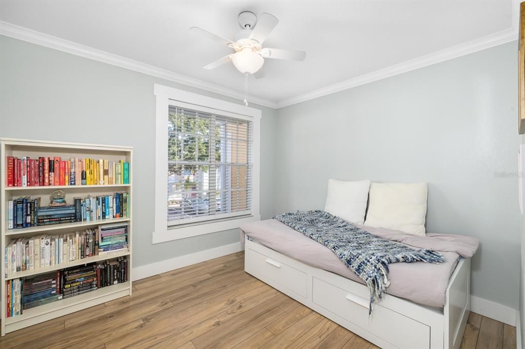 For Sale: $235,000 (2 beds, 2 baths, 1110 Square Feet)