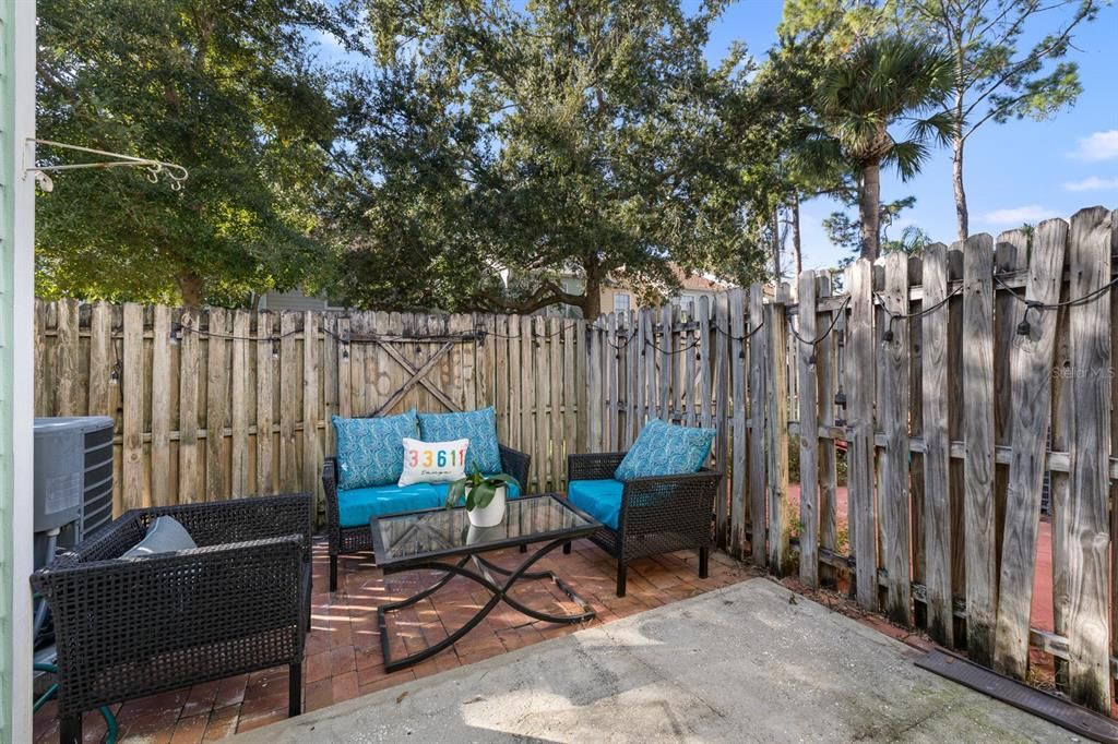 For Sale: $235,000 (2 beds, 2 baths, 1110 Square Feet)