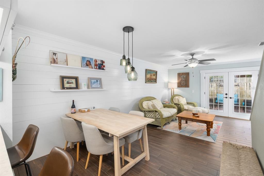 For Sale: $235,000 (2 beds, 2 baths, 1110 Square Feet)