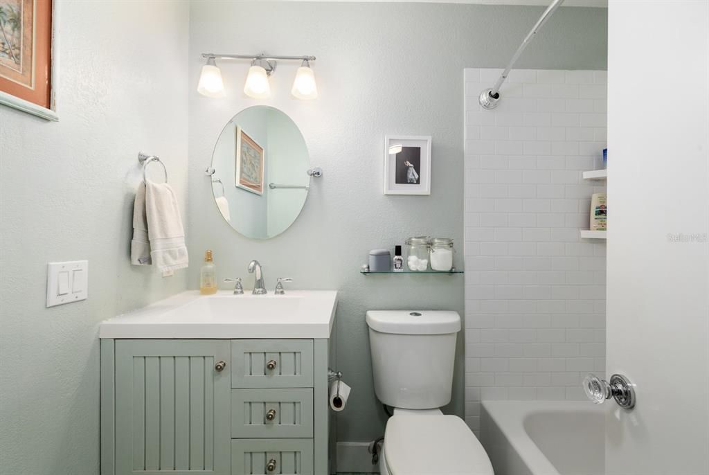 For Sale: $235,000 (2 beds, 2 baths, 1110 Square Feet)