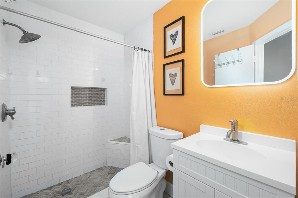 For Sale: $235,000 (2 beds, 2 baths, 1110 Square Feet)