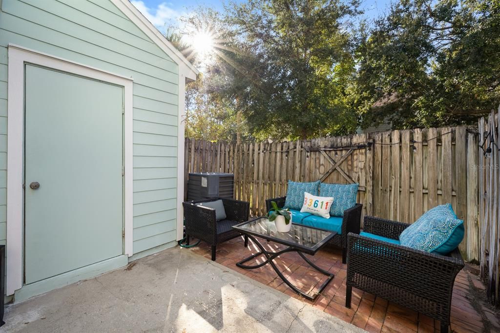 For Sale: $235,000 (2 beds, 2 baths, 1110 Square Feet)