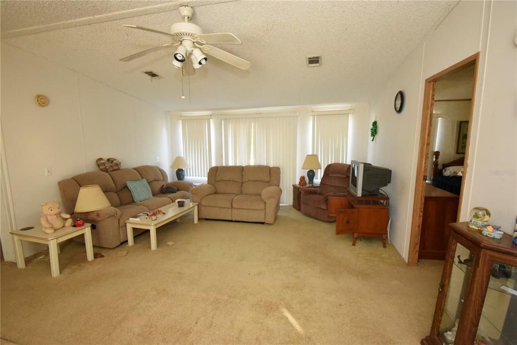 待售: $189,900 (3 贝兹, 2 浴室, 1352 平方英尺)