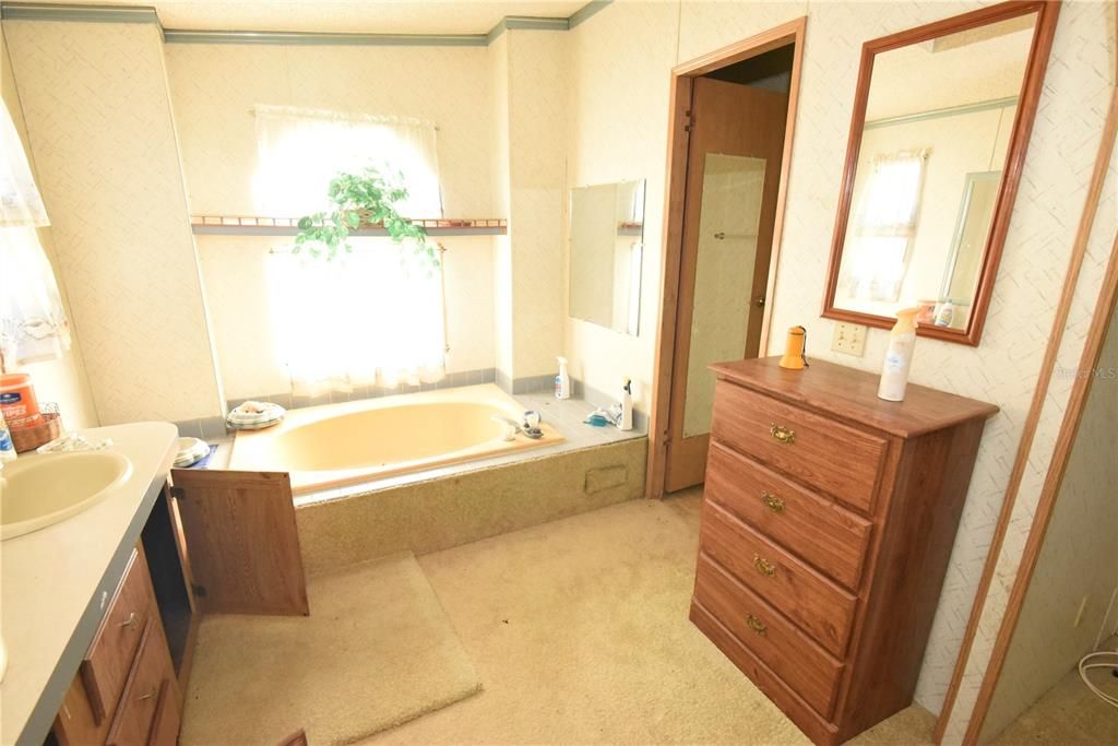 待售: $189,900 (3 贝兹, 2 浴室, 1352 平方英尺)