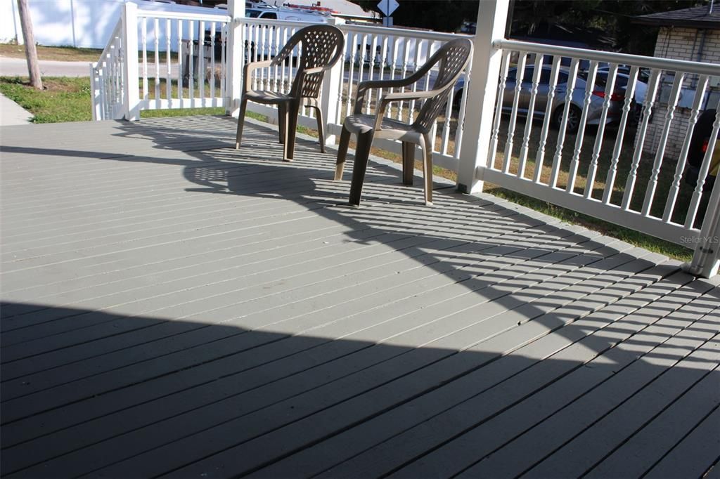 合同活跃: $1,600 (3 贝兹, 1 浴室, 1012 平方英尺)