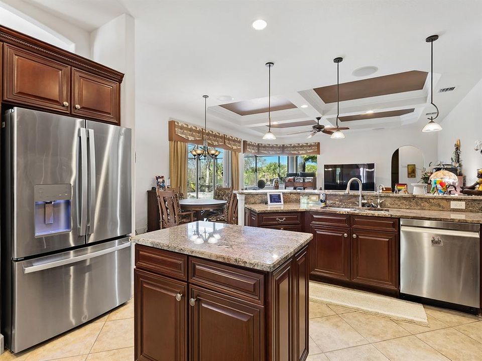 For Sale: $699,000 (3 beds, 3 baths, 2569 Square Feet)