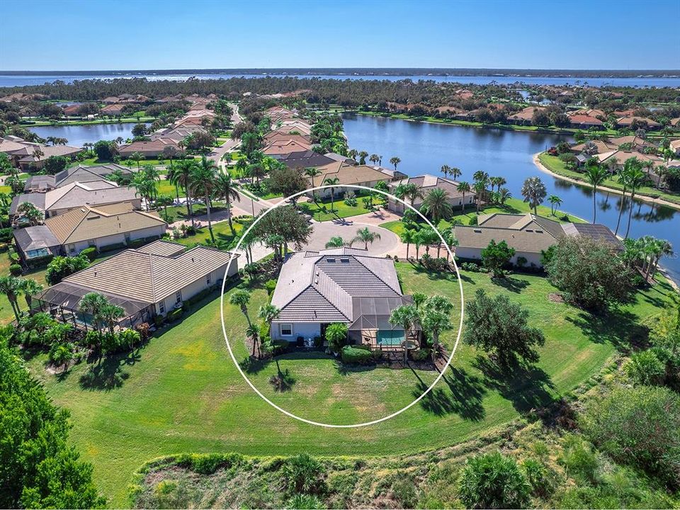 For Sale: $699,000 (3 beds, 3 baths, 2569 Square Feet)