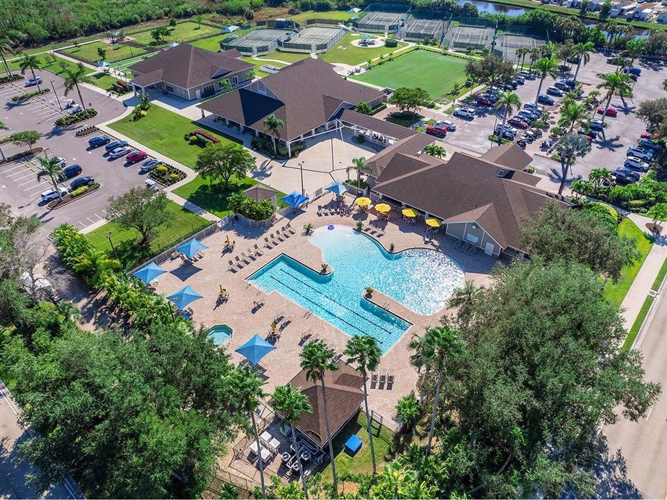 For Sale: $699,000 (3 beds, 3 baths, 2569 Square Feet)