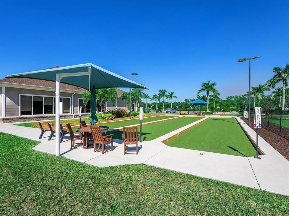 For Sale: $699,000 (3 beds, 3 baths, 2569 Square Feet)