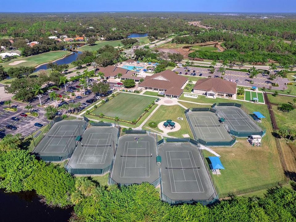 For Sale: $699,000 (3 beds, 3 baths, 2569 Square Feet)