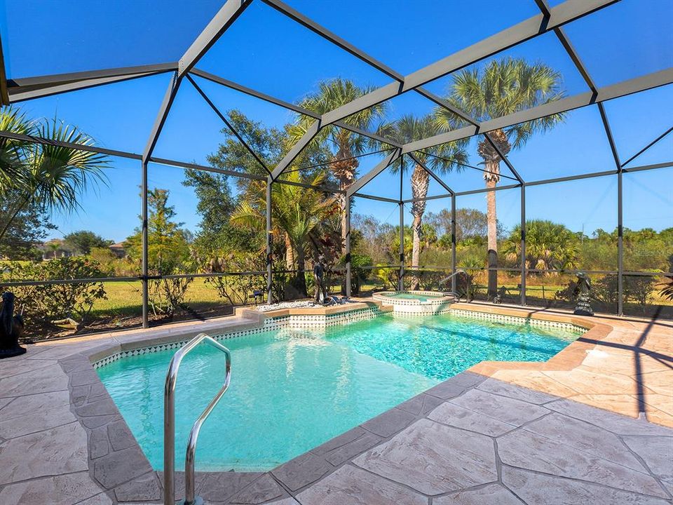 For Sale: $699,000 (3 beds, 3 baths, 2569 Square Feet)