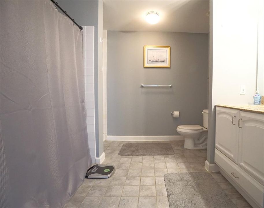 Под контрактом: $2,750 (2 спален, 1 ванн, 1022 Квадратных фут)