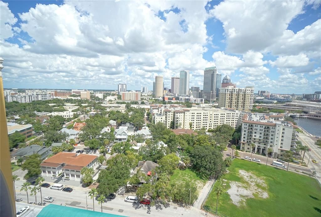 Под контрактом: $2,750 (2 спален, 1 ванн, 1022 Квадратных фут)