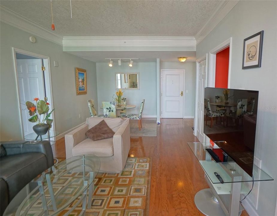 Под контрактом: $2,750 (2 спален, 1 ванн, 1022 Квадратных фут)