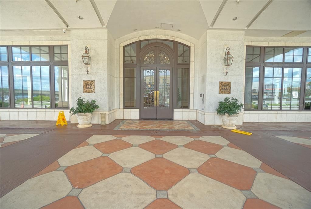 Под контрактом: $2,750 (2 спален, 1 ванн, 1022 Квадратных фут)