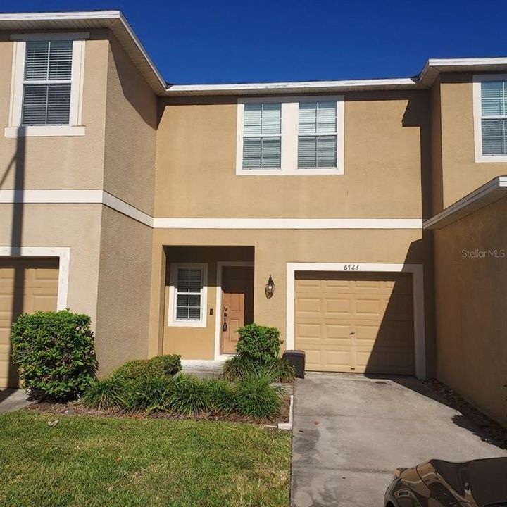 For Rent: $1,900 (2 beds, 2 baths, 1181 Square Feet)