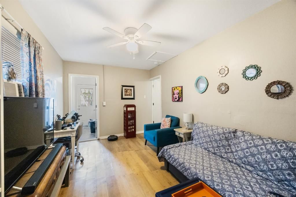 Active With Contract: $299,000 (3 beds, 0 baths, 1000 Square Feet)