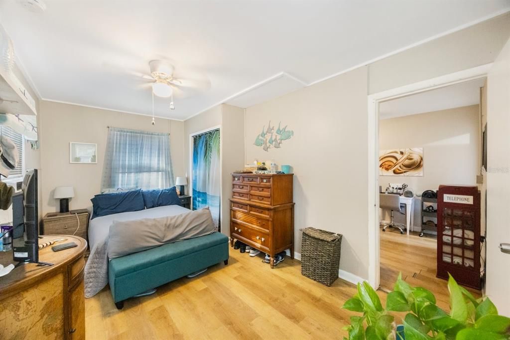 Active With Contract: $299,000 (3 beds, 0 baths, 1000 Square Feet)