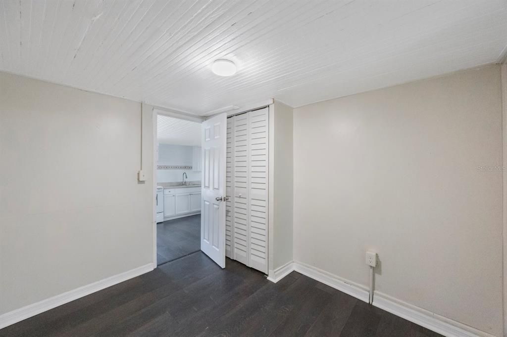 Active With Contract: $299,000 (3 beds, 0 baths, 1000 Square Feet)