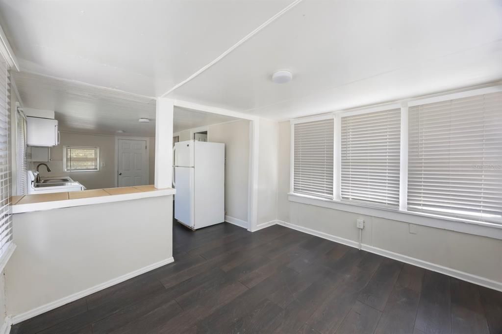 Active With Contract: $299,000 (3 beds, 0 baths, 1000 Square Feet)