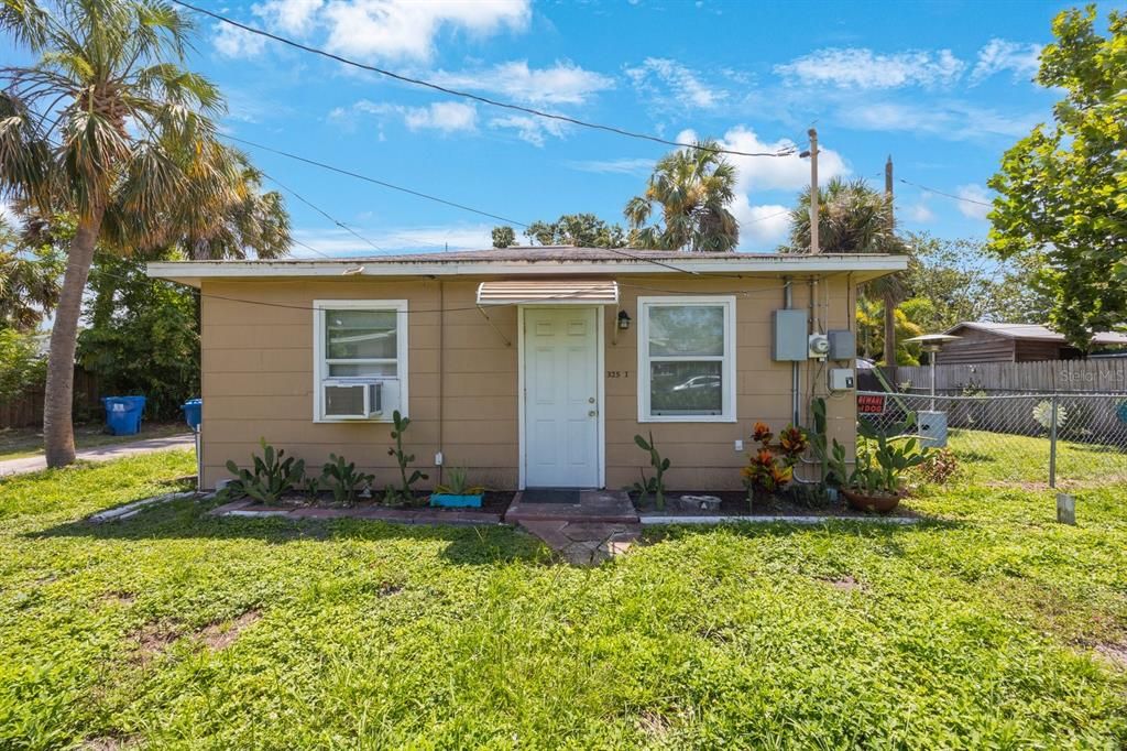 Active With Contract: $299,000 (3 beds, 0 baths, 1000 Square Feet)