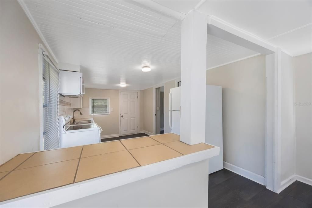 Active With Contract: $299,000 (3 beds, 0 baths, 1000 Square Feet)