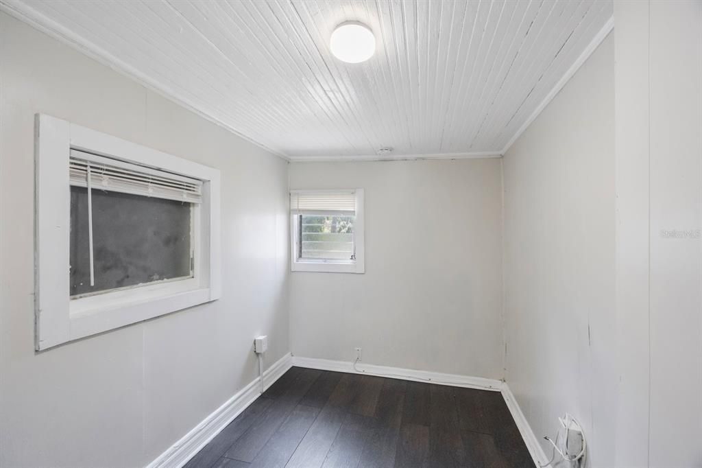 Active With Contract: $299,000 (3 beds, 0 baths, 1000 Square Feet)