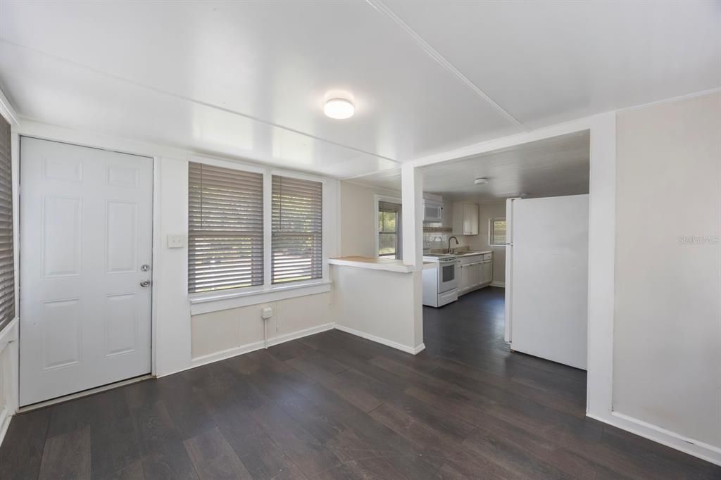 Active With Contract: $299,000 (3 beds, 0 baths, 1000 Square Feet)