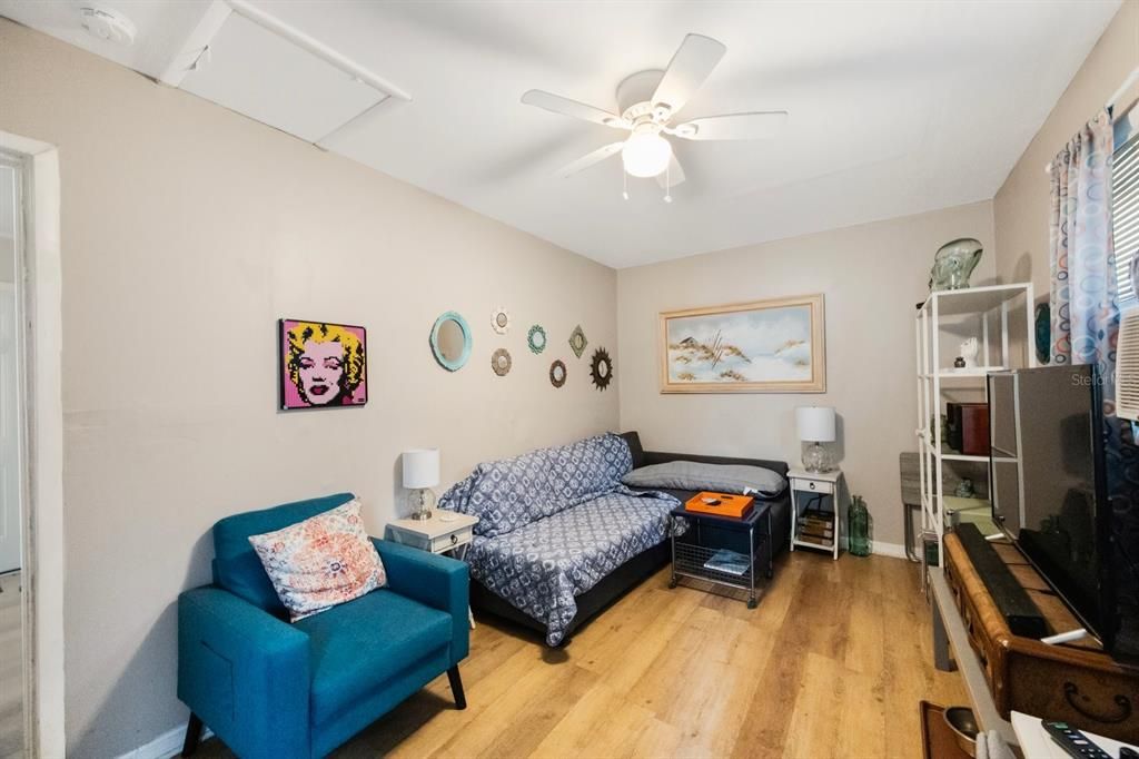 Active With Contract: $299,000 (3 beds, 0 baths, 1000 Square Feet)