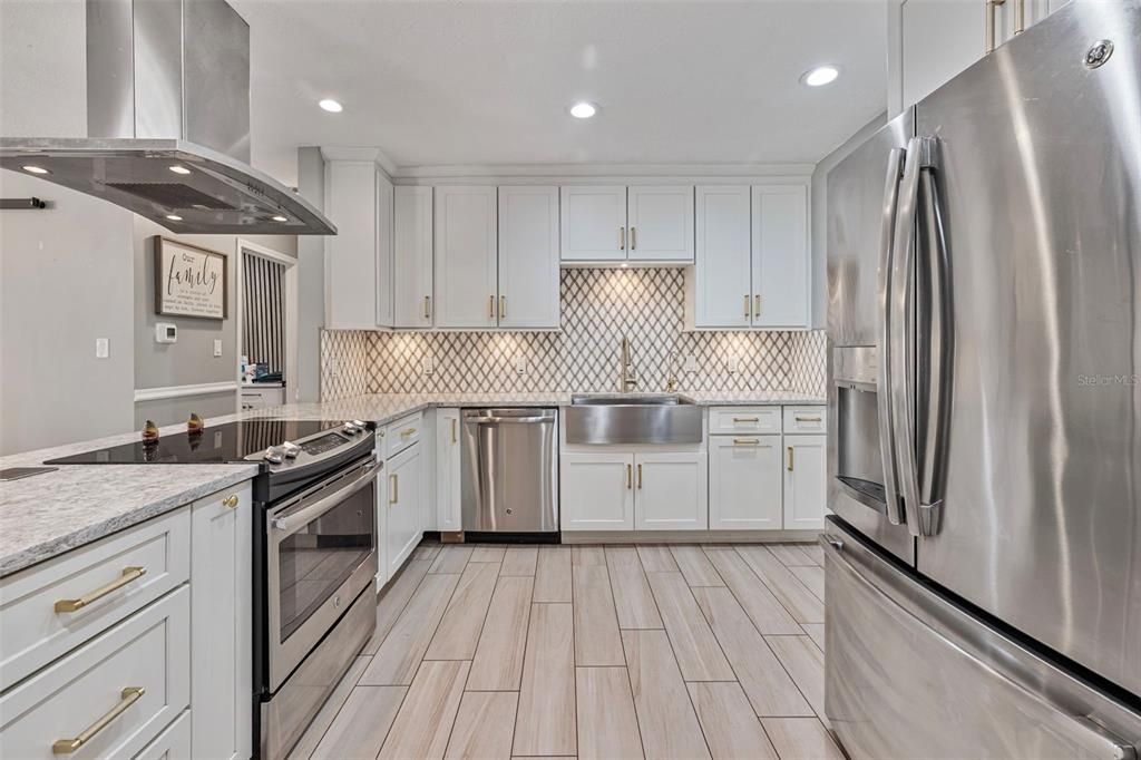 Active With Contract: $740,000 (4 beds, 2 baths, 2219 Square Feet)