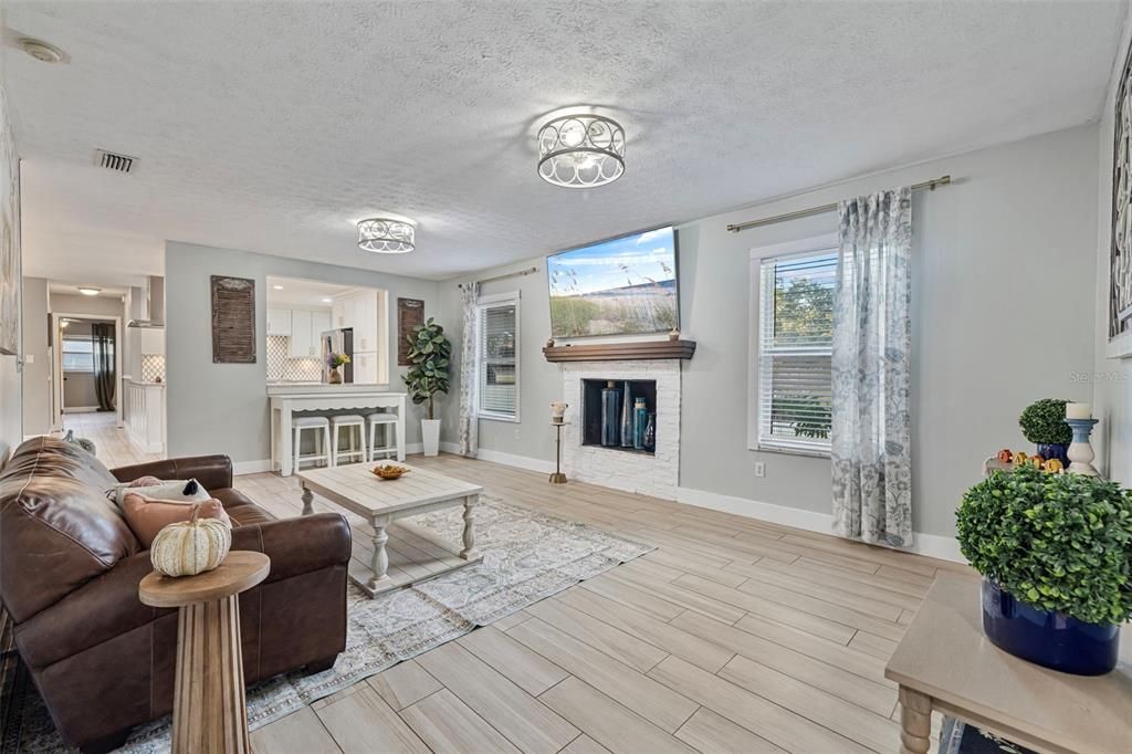 Active With Contract: $740,000 (4 beds, 2 baths, 2219 Square Feet)