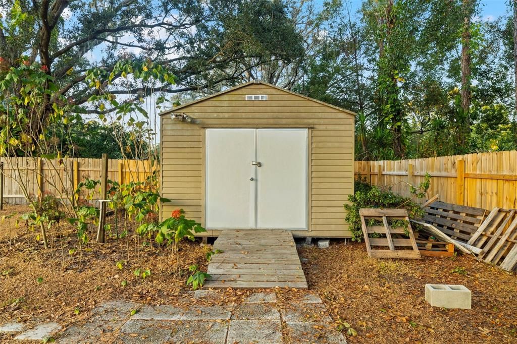 Active With Contract: $740,000 (4 beds, 2 baths, 2219 Square Feet)