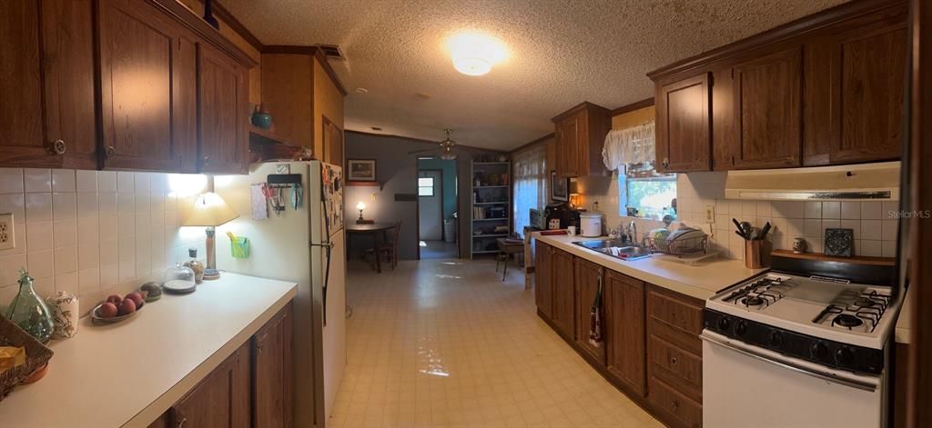 For Sale: $135,000 (3 beds, 2 baths, 1620 Square Feet)