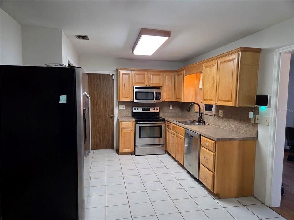 For Sale: $228,900 (2 beds, 2 baths, 1248 Square Feet)